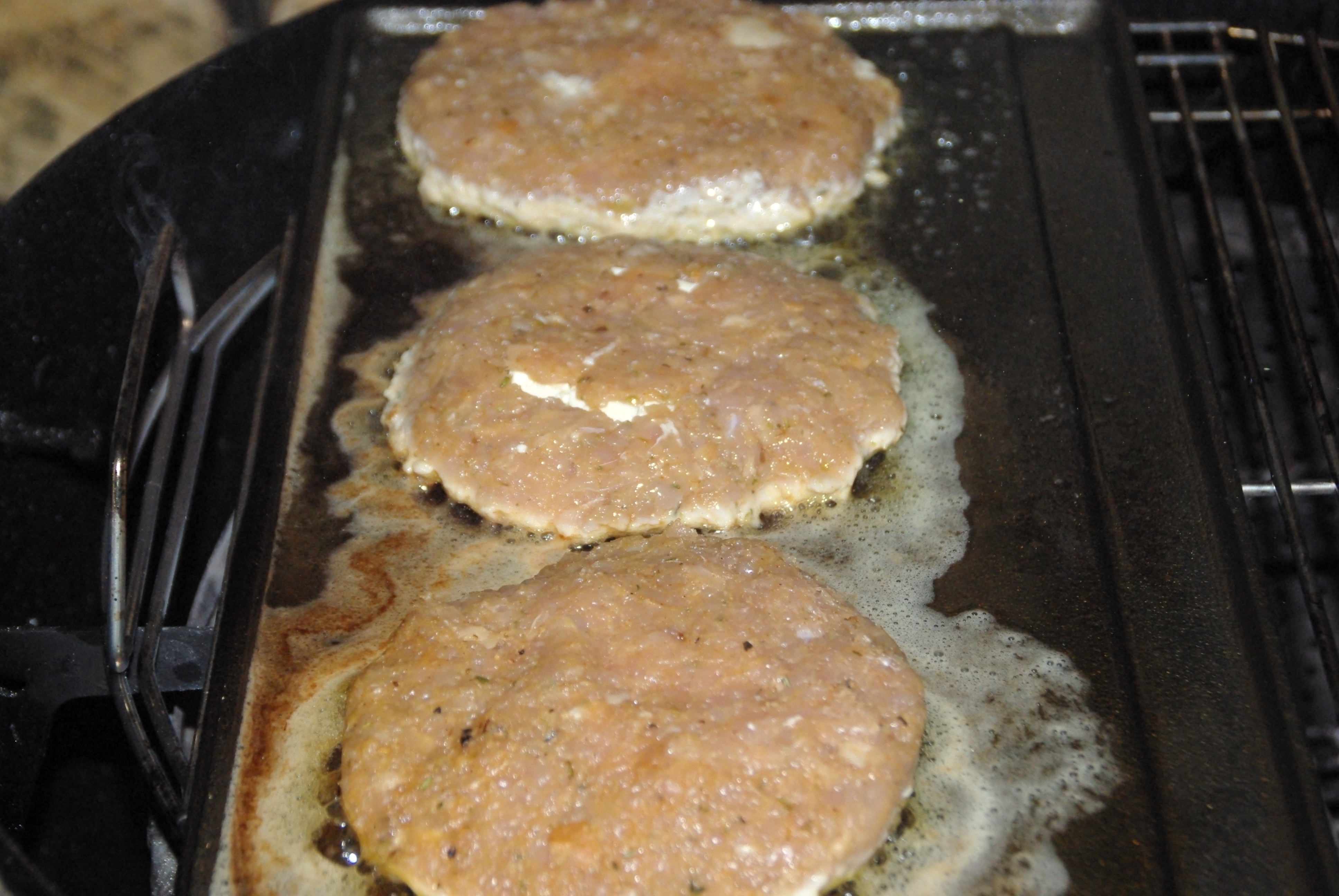 Putenburger mit Feta gefüllt, griechischer Art